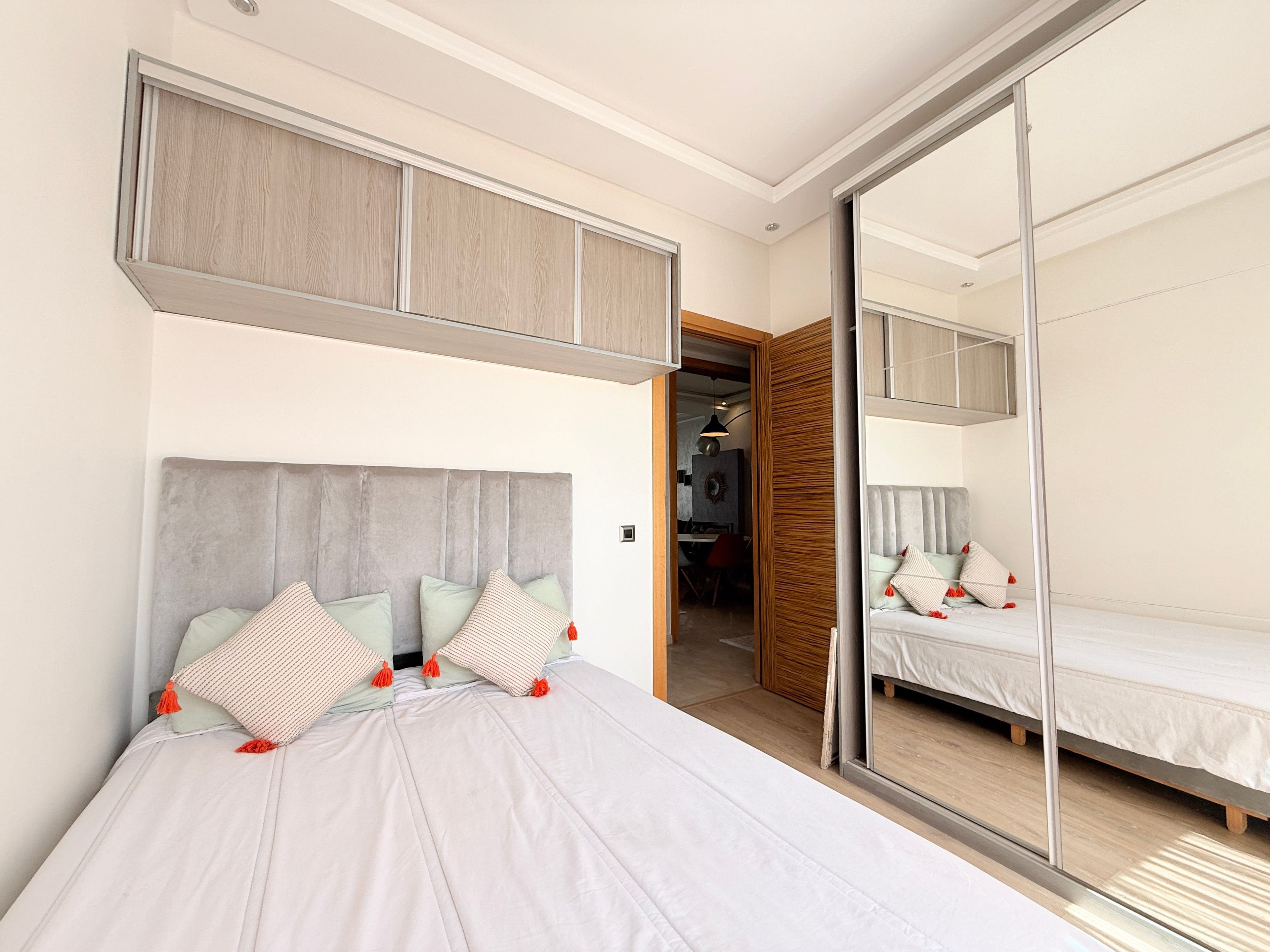 Anfa Bourgogne : 2 chambres contemporain, 92 m², meublé premium — Autres