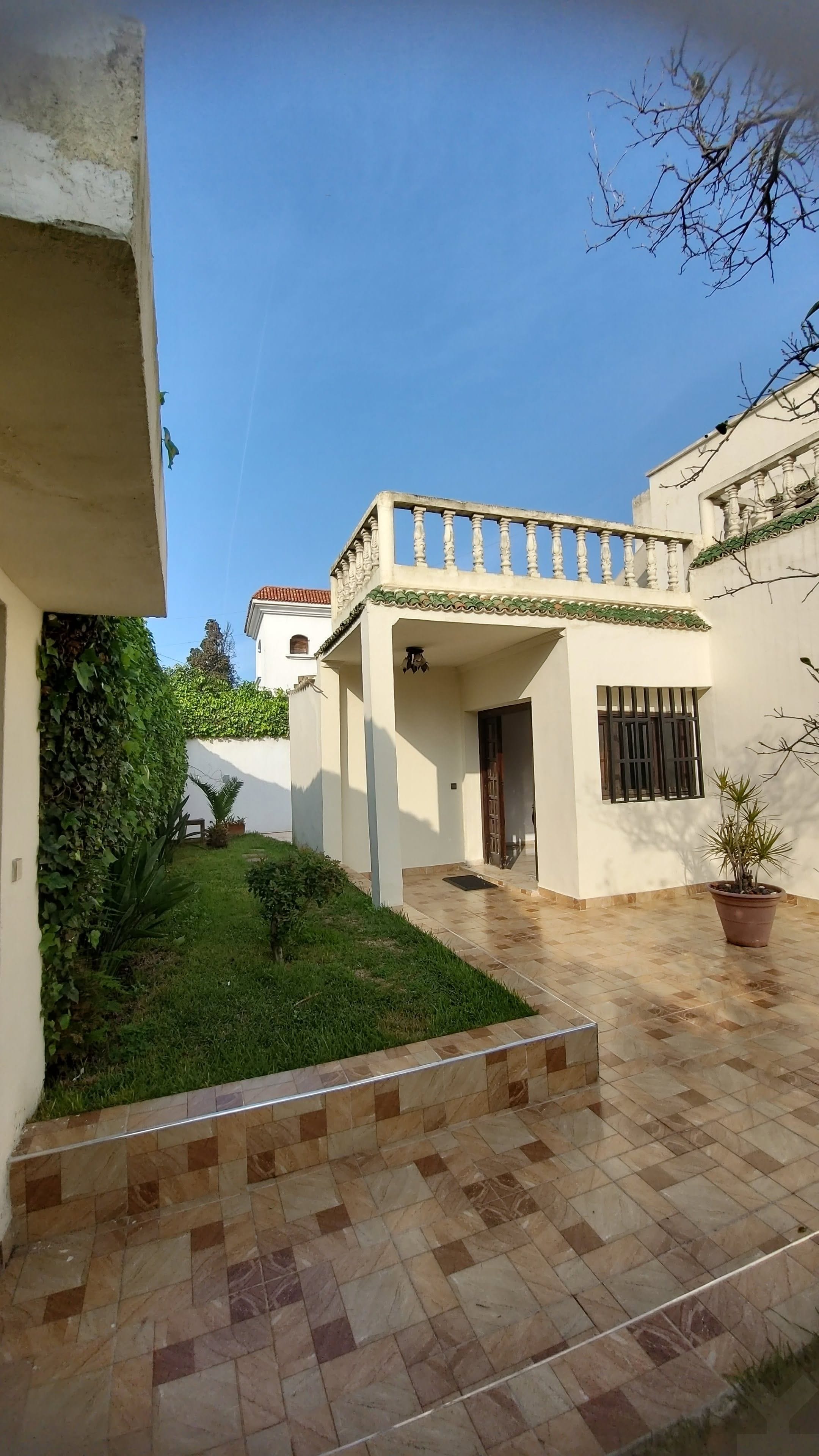 Villa-jardin — Extérieur