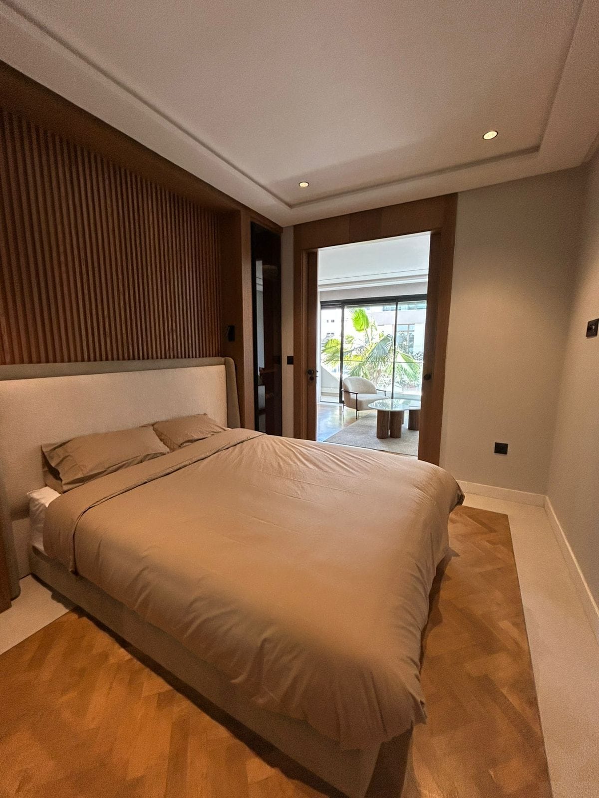 1-Bed Cil Apartment - Contemporary Design, City Views, 66m² — Other