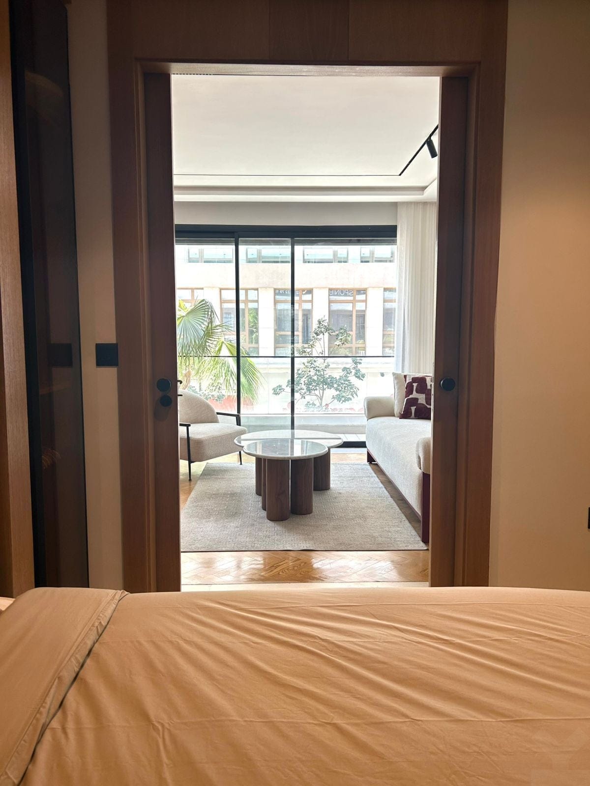 1-Bed Cil Apartment - Contemporary Design, City Views, 66m² — Other