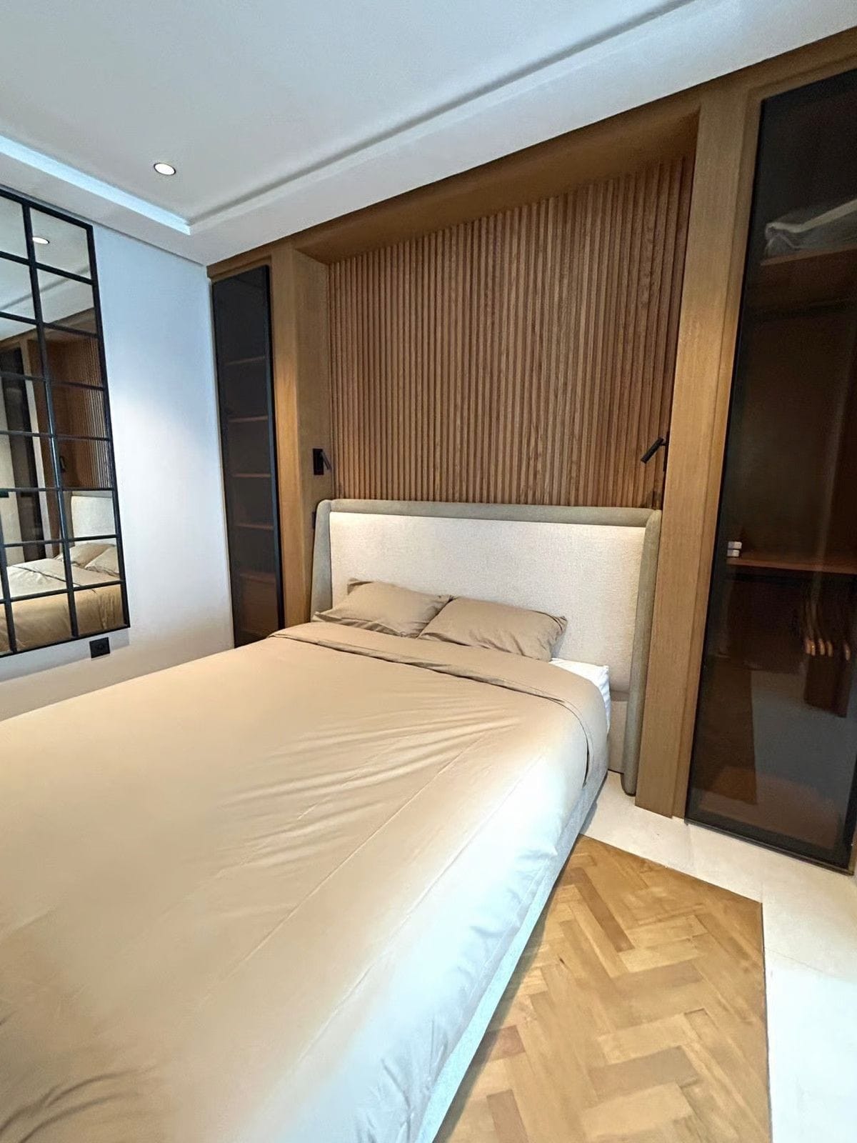 1-Bed Cil Apartment - Contemporary Design, City Views, 66m² — Other