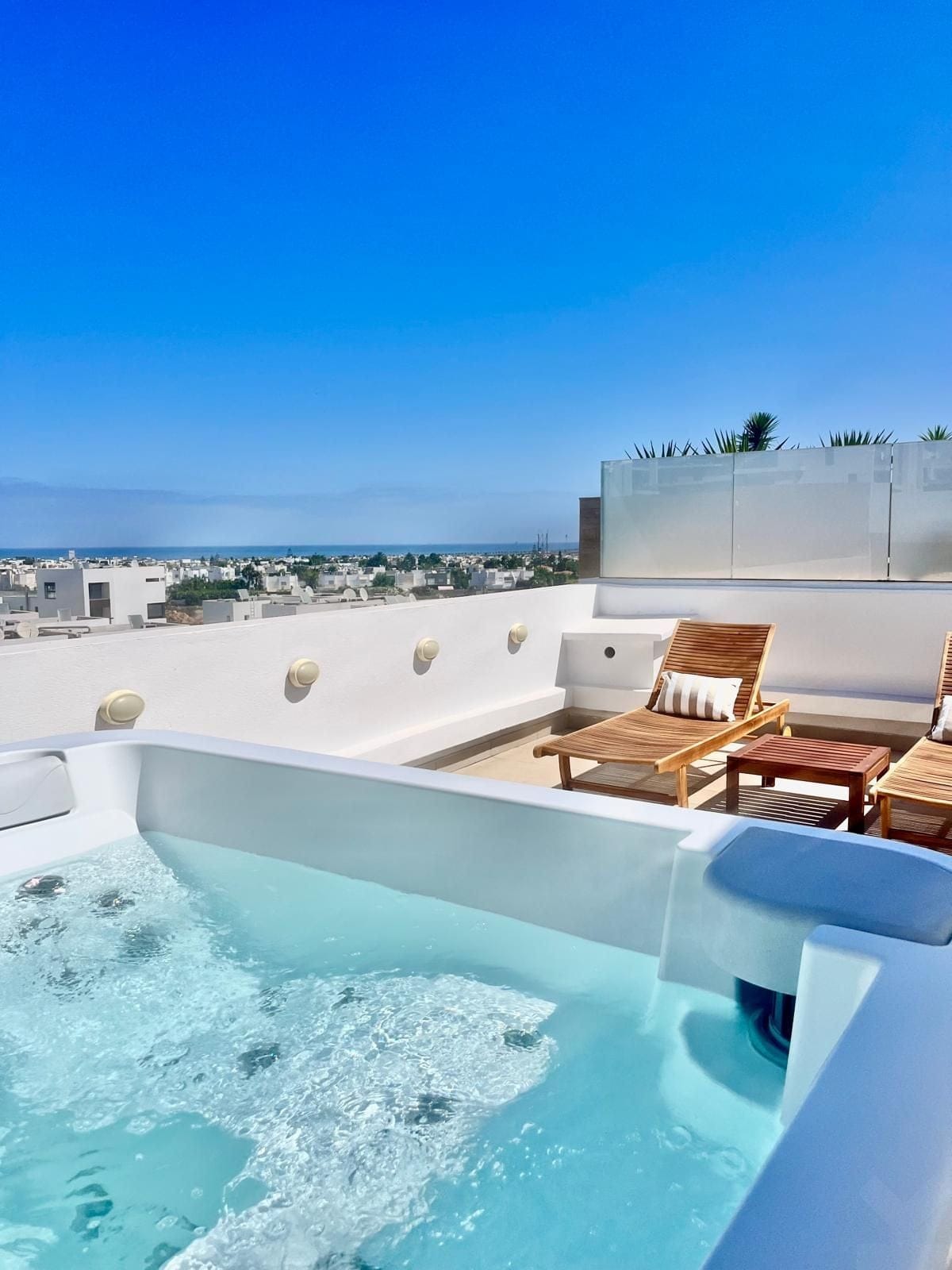 3-Bedroom Ain Diab Apartment - Panoramic Terrace & Private Jacuzzi