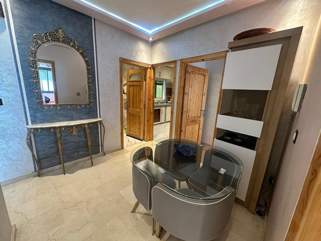 شقة بغرفتين حي الأميرات | تصميم معاصر، إطلالة على المدينة — أخرى